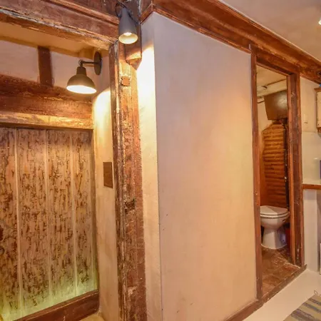 Alfama Charming And Rustic Apartman *