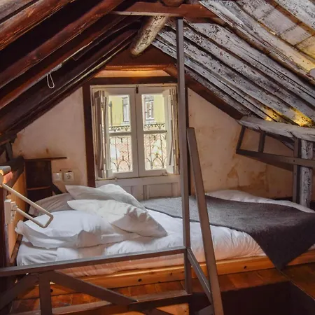 Alfama Charming And Rustic Apartman