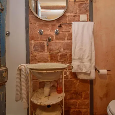 Alfama Charming And Rustic